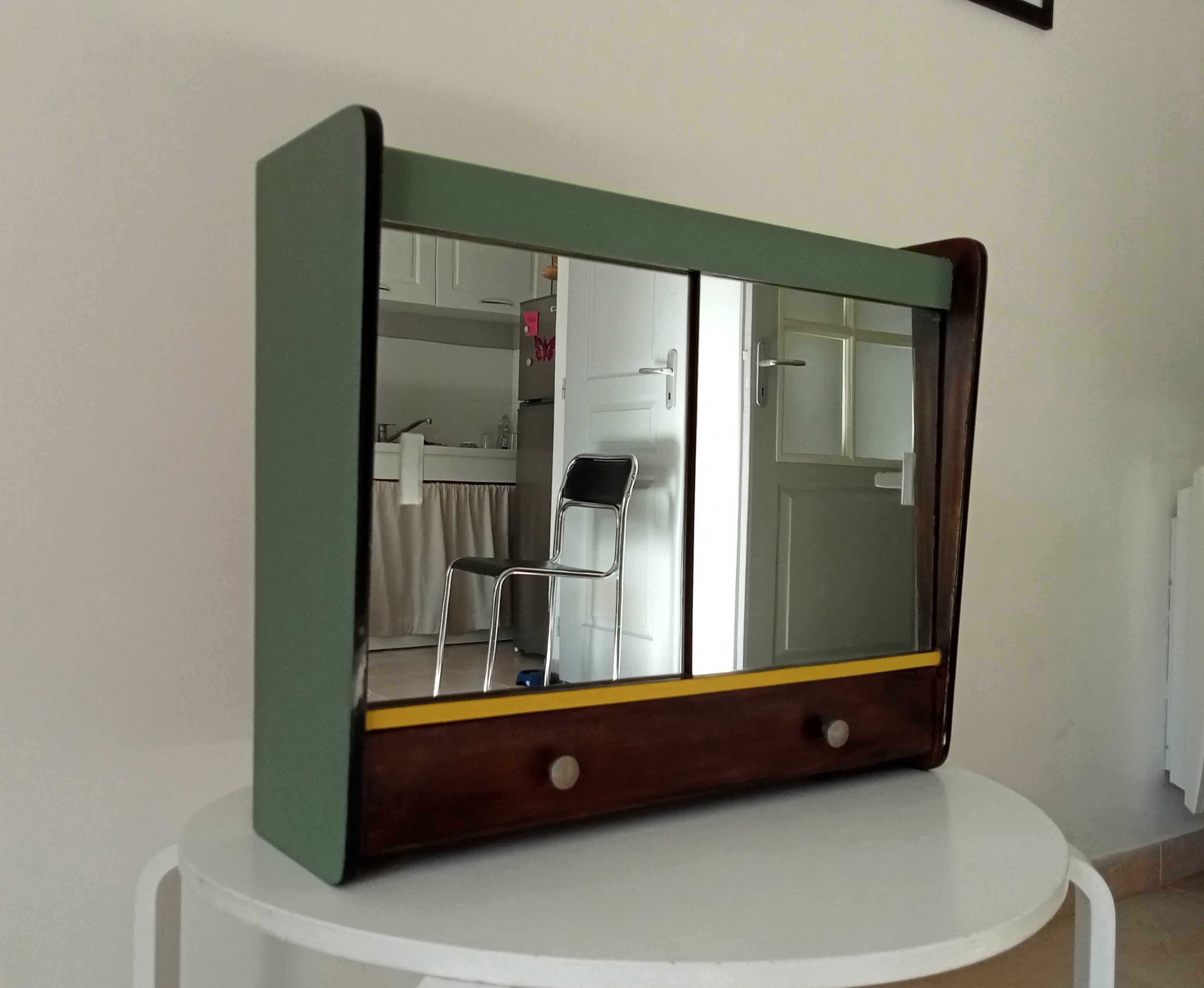 Vintage medicine cabinet 50s/60s