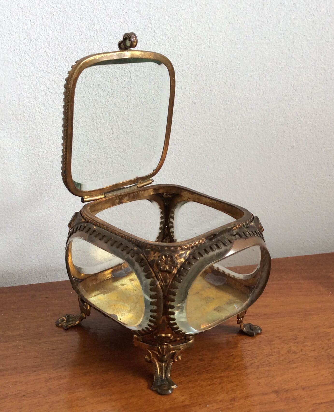 Art Deco jewelry box in brass and beveled glass