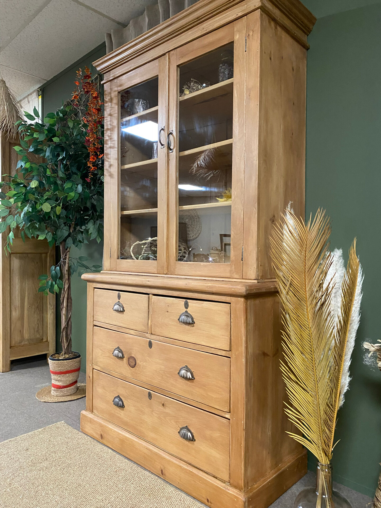 Vaisselier , vitrine 