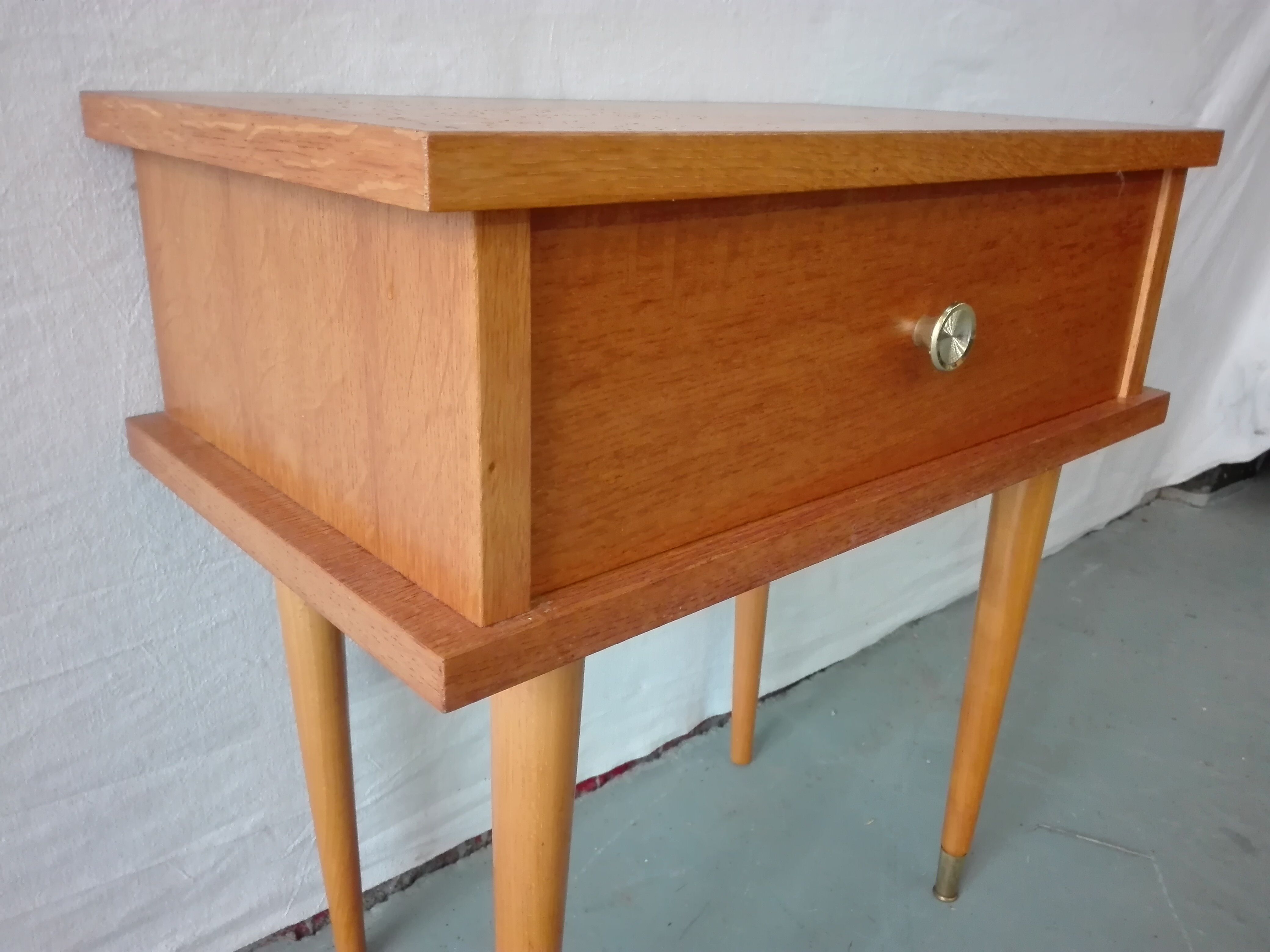 Bedside compass feet