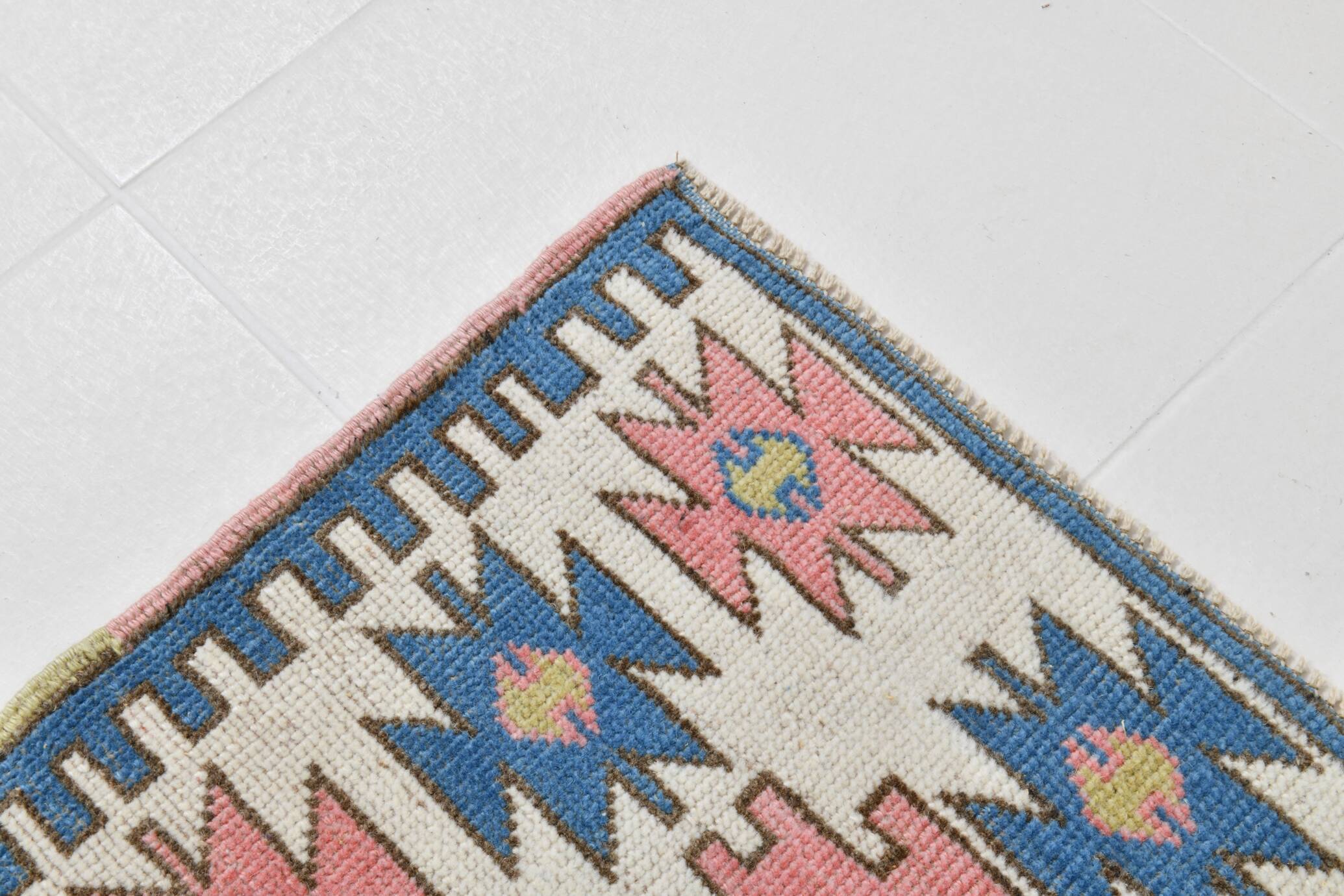 Dusty Pink & Blue Handmade Vintage Rug, 141x184 Cm