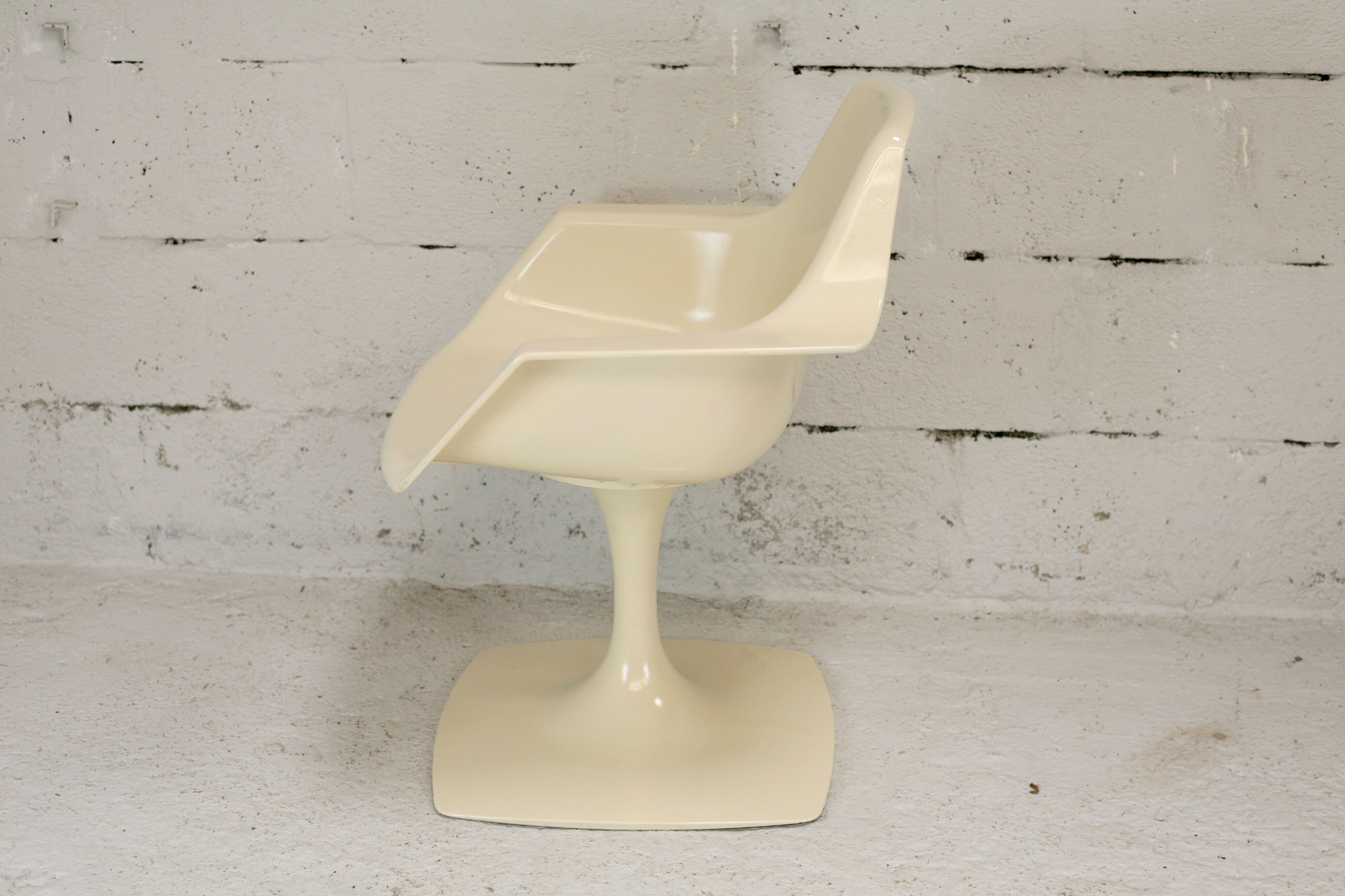 Armchair by Orlowski, resin, France, cira 1970, Stamp.