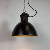 Suspension industrielle Bauhaus en tôle émaillée noire, années 1930