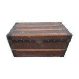 Trunk/old wooden chest