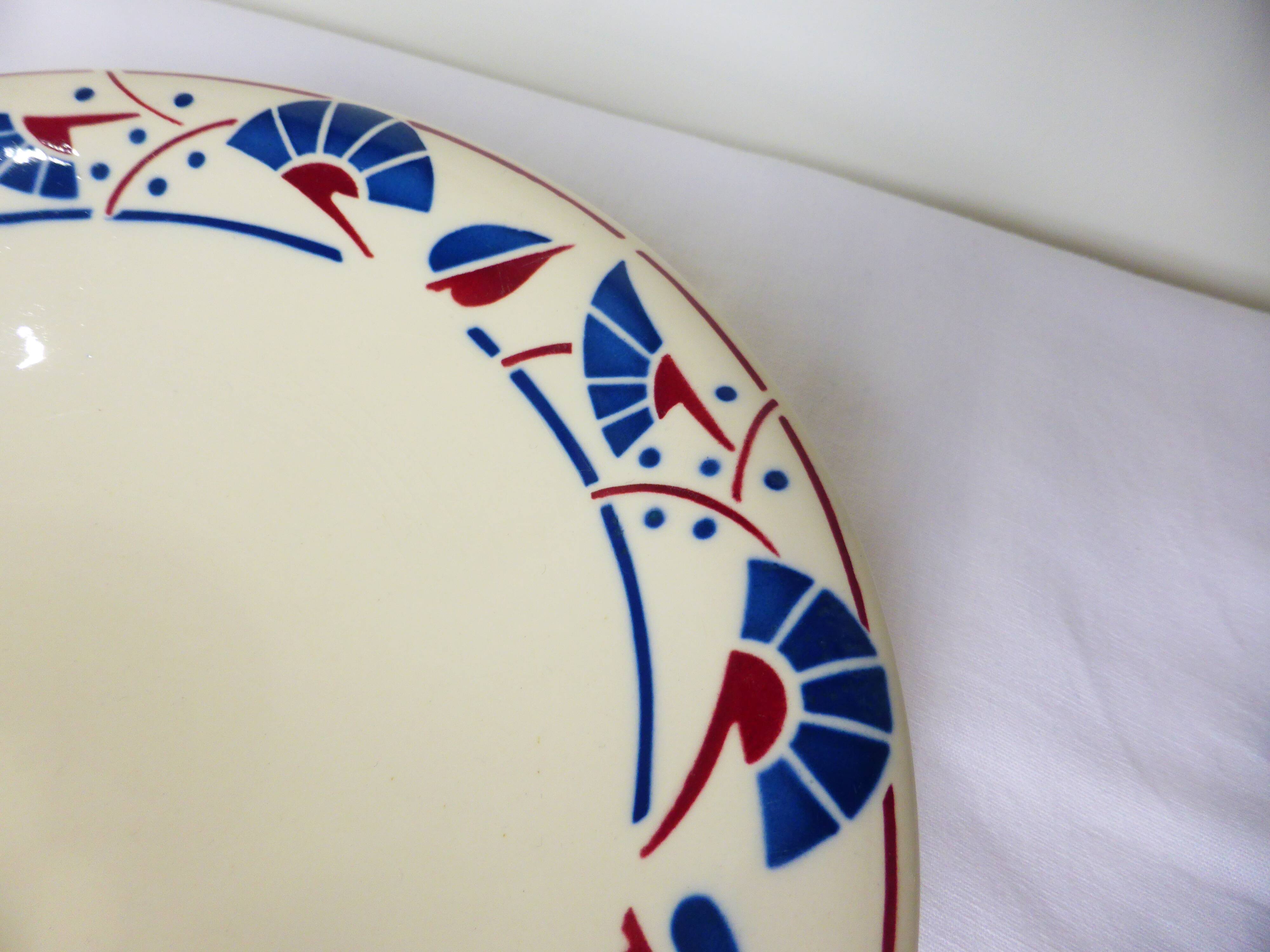 Badonviller round cap serving dish model Mousmee 221036