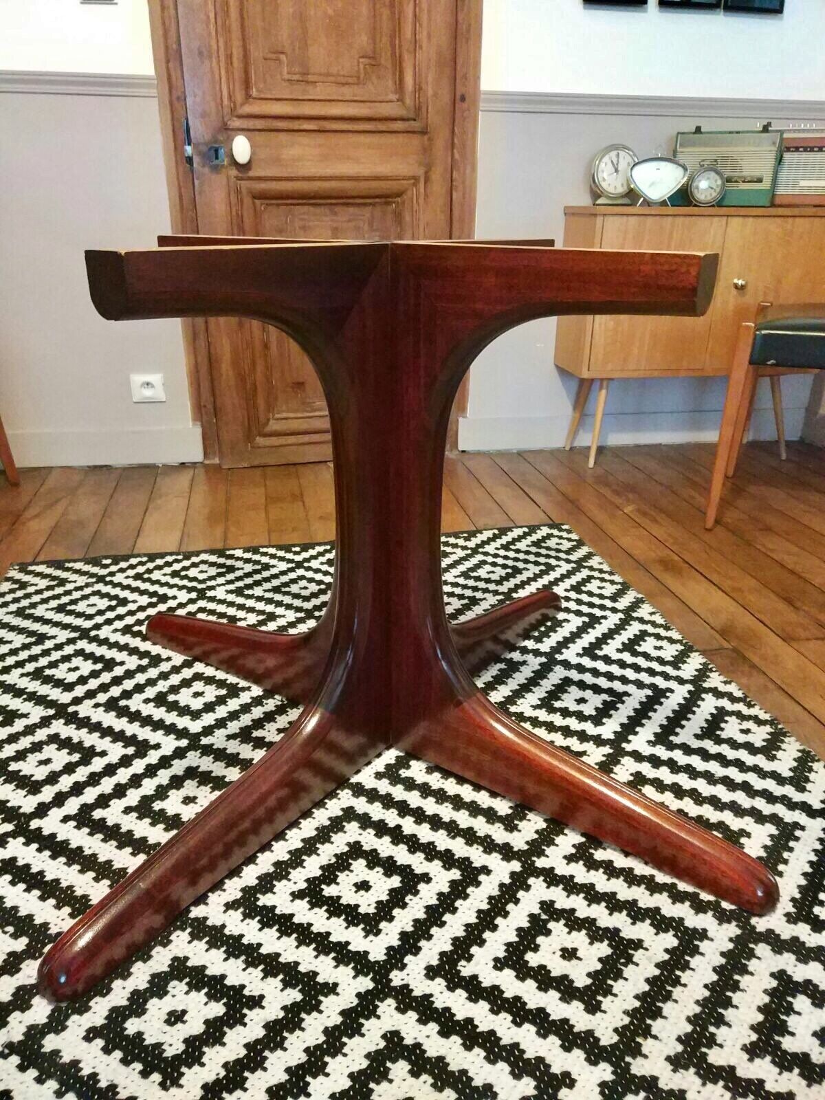 Scandinavian design extendable round table