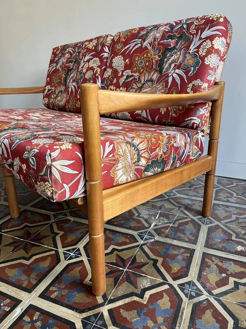 Mid-century floral sitting area
