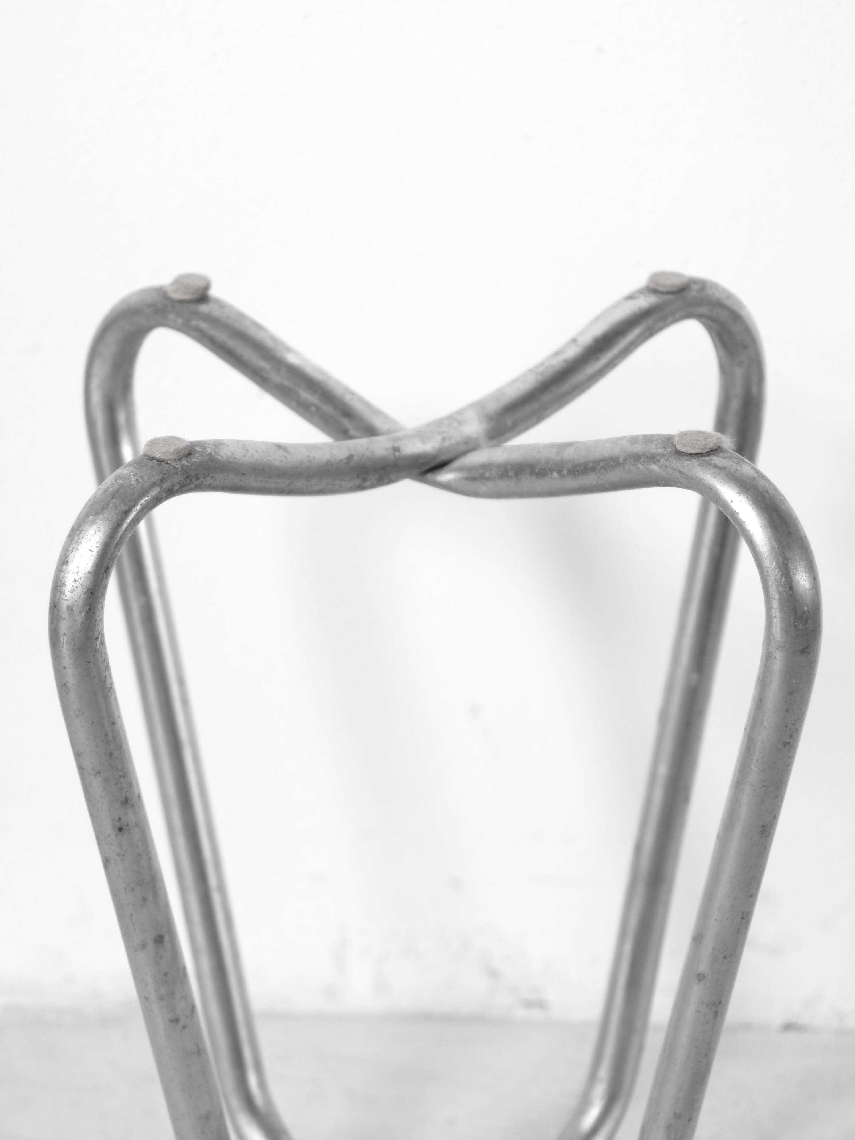 tubular design stool in aluminium cast