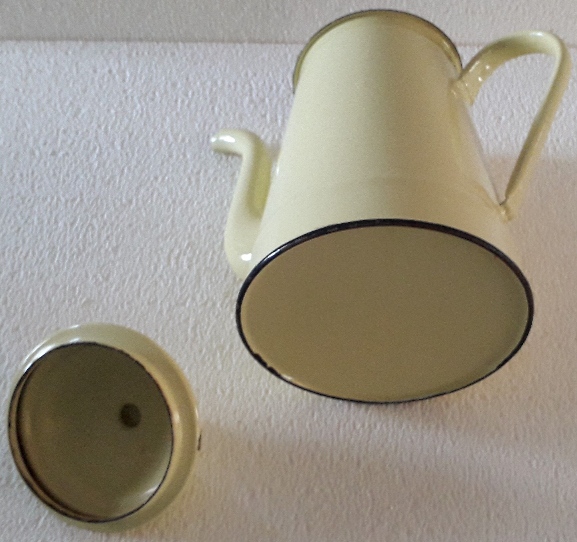 Yellow enamelled coffee maker