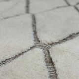 Beni Ouarain Berber rug • Brown diamond pattern on a beige background