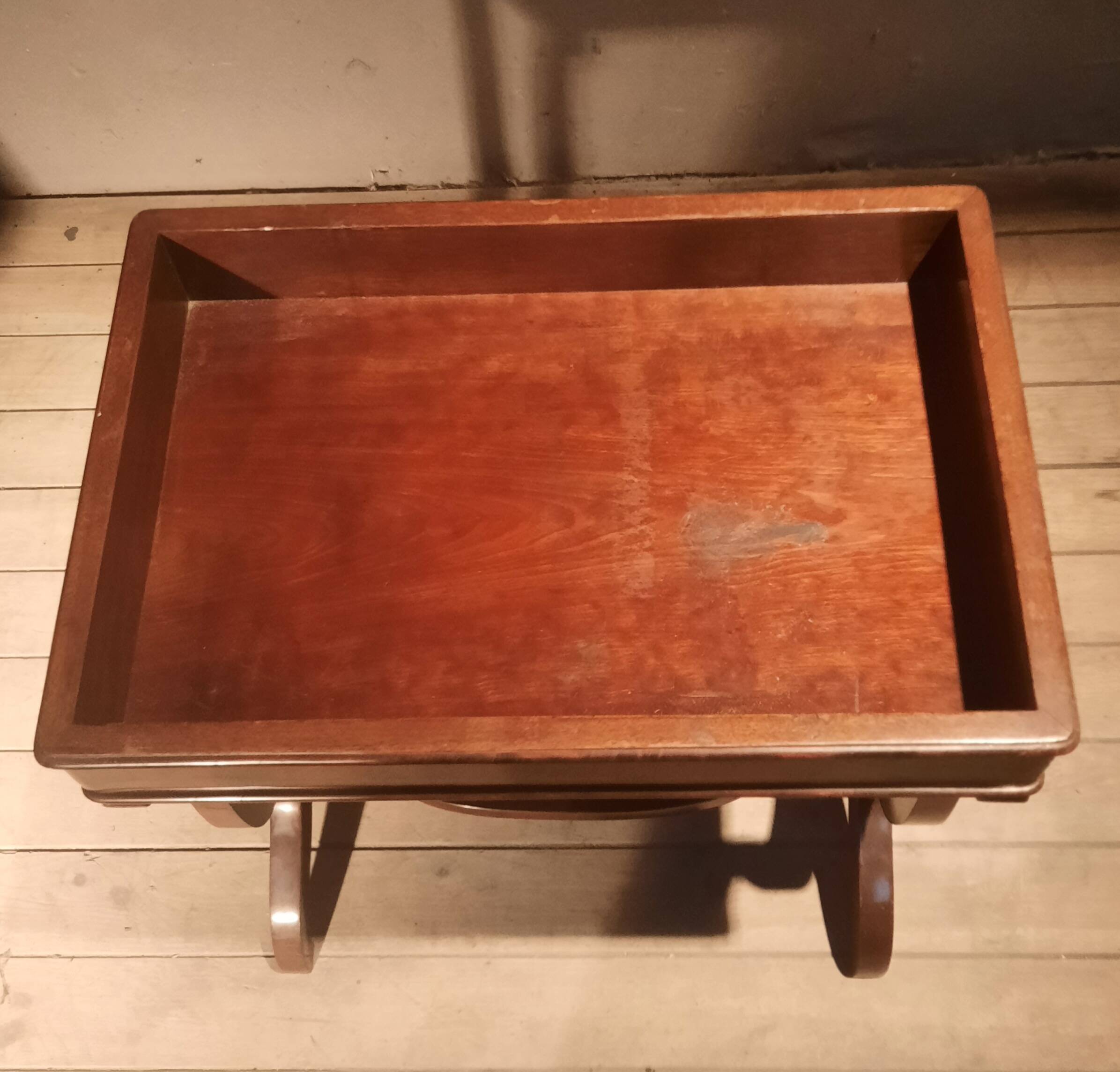 Table d appoin à cuvette t en acajou