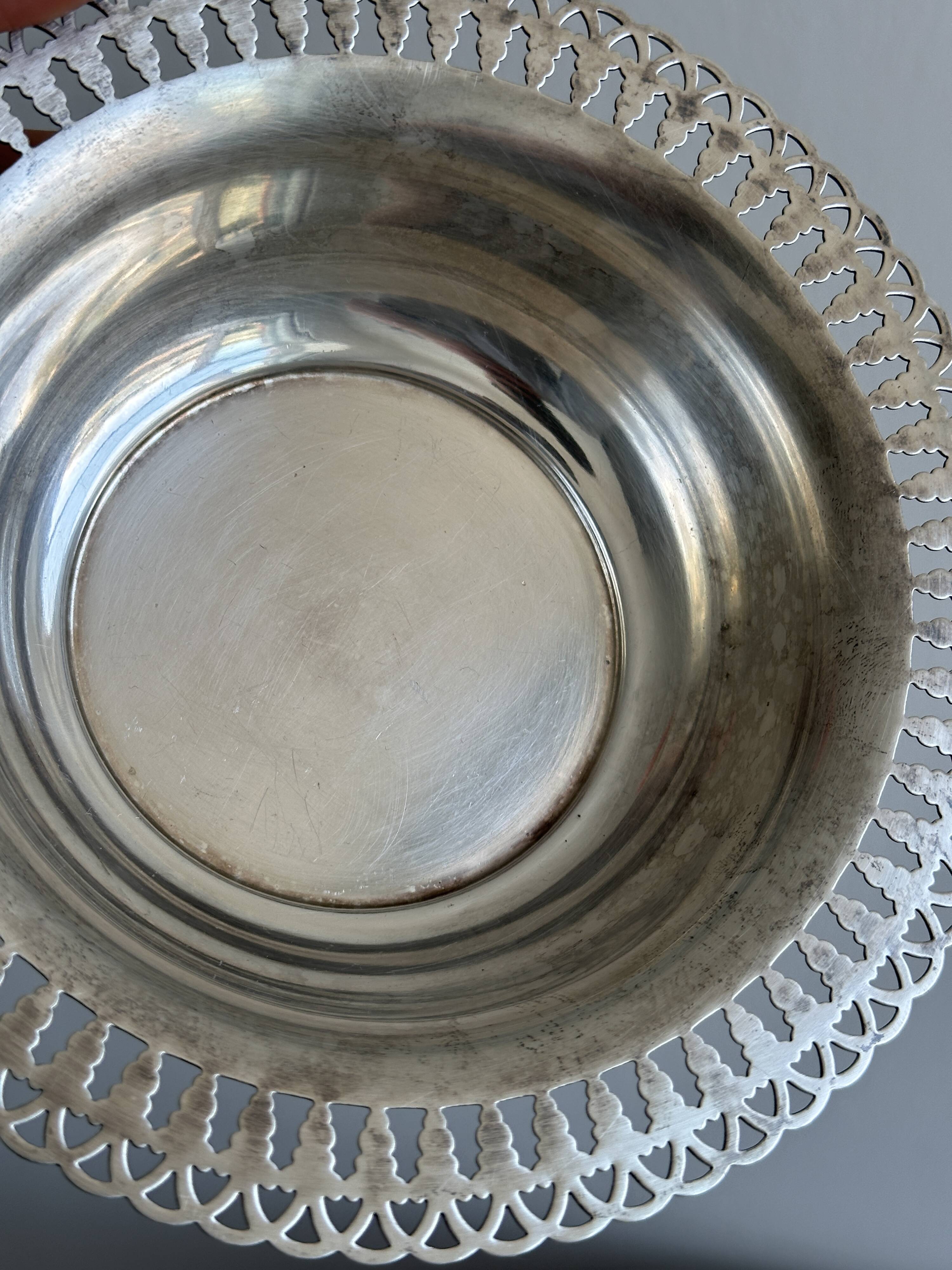 Old dish, old basket