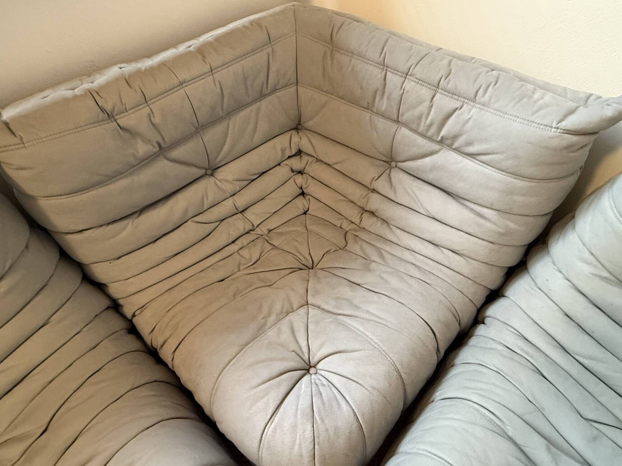 Un canapé d’angle ligne roset modèle togo2 fois 2 places + fauteuil d’angle