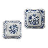 Pair of square dishes in Blue Onion porcelain Kahla – East Germany, 1960–1980