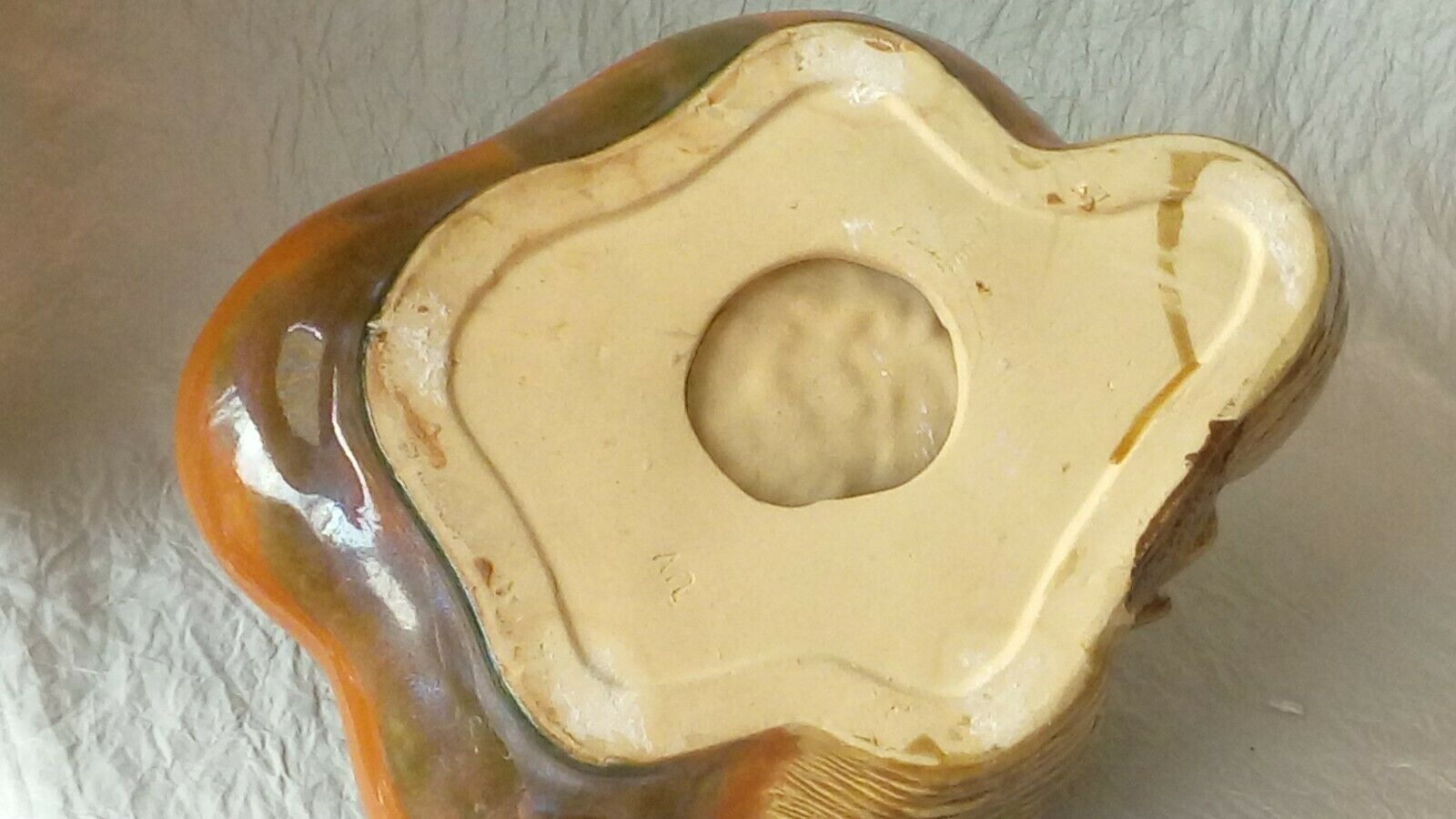 Empty ceramic pocket slurry nest birds