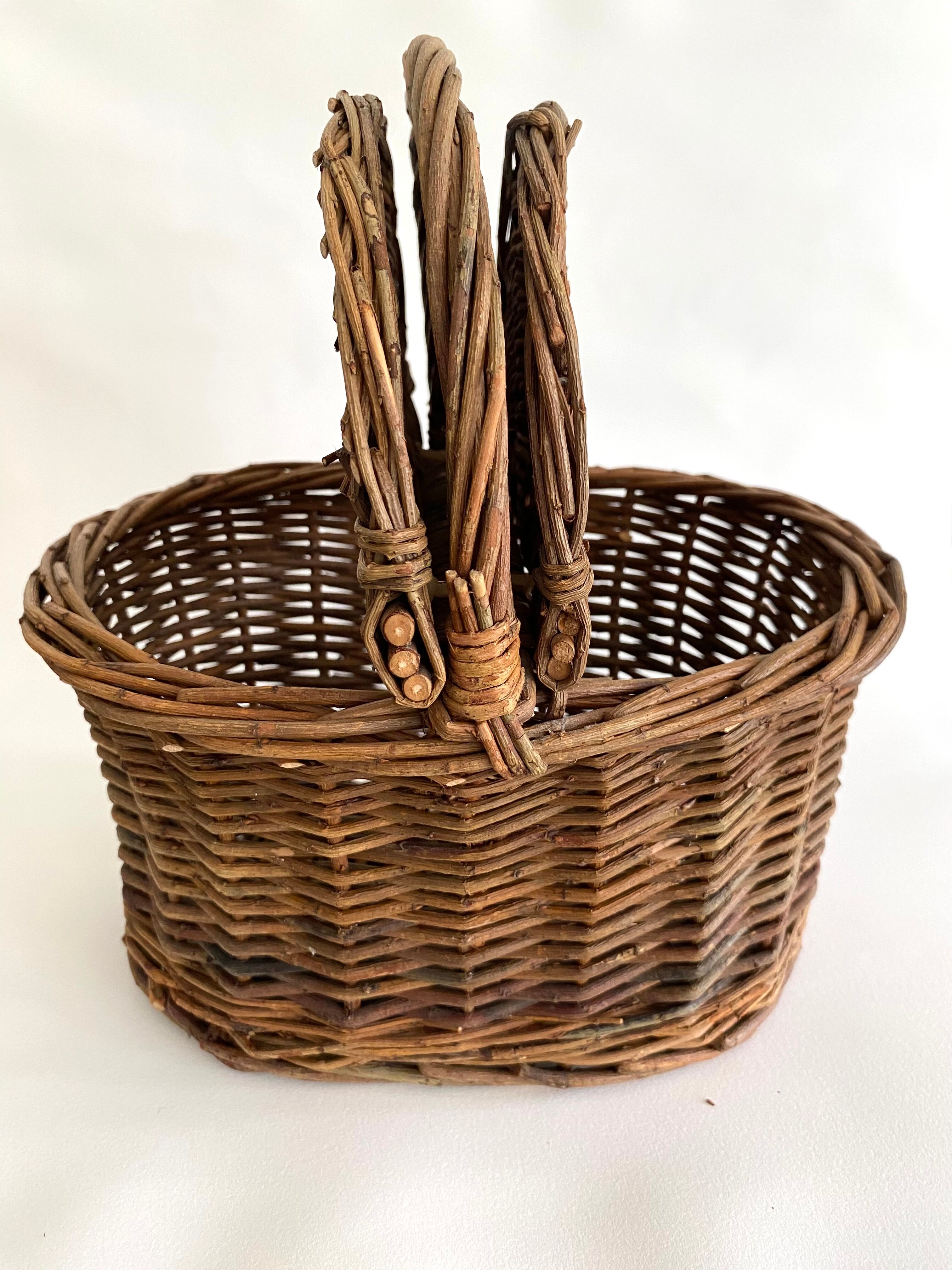 Double opening basket