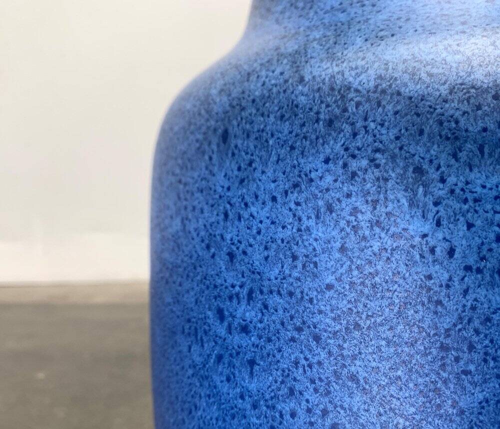 Large blue vase on a German workshop stand from the mid-20th century by Bückeburg Keramik, 1960s.