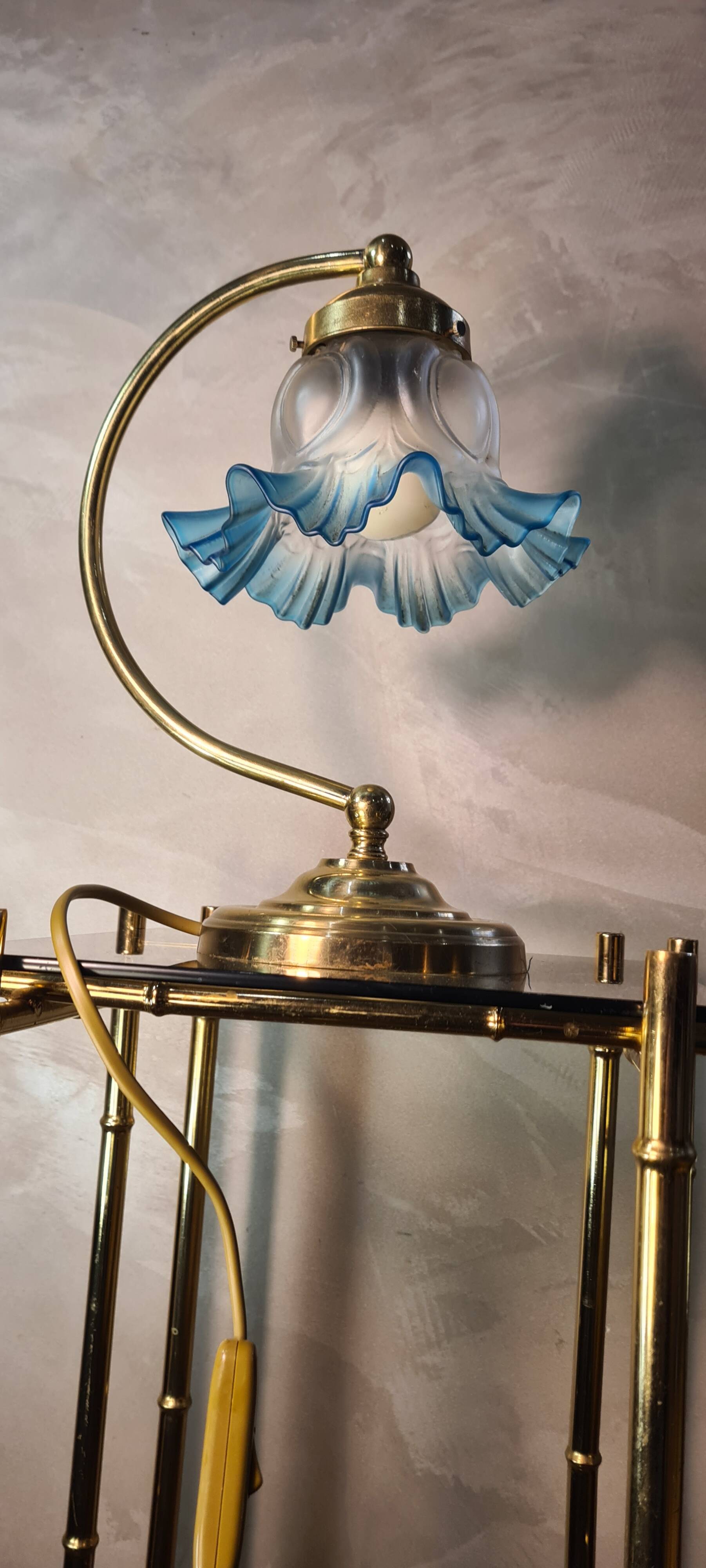 small brass lamp 29x20 pretty tulip lace glass elec ok