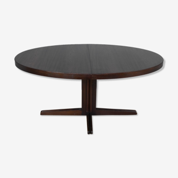 Scandinavian oval table