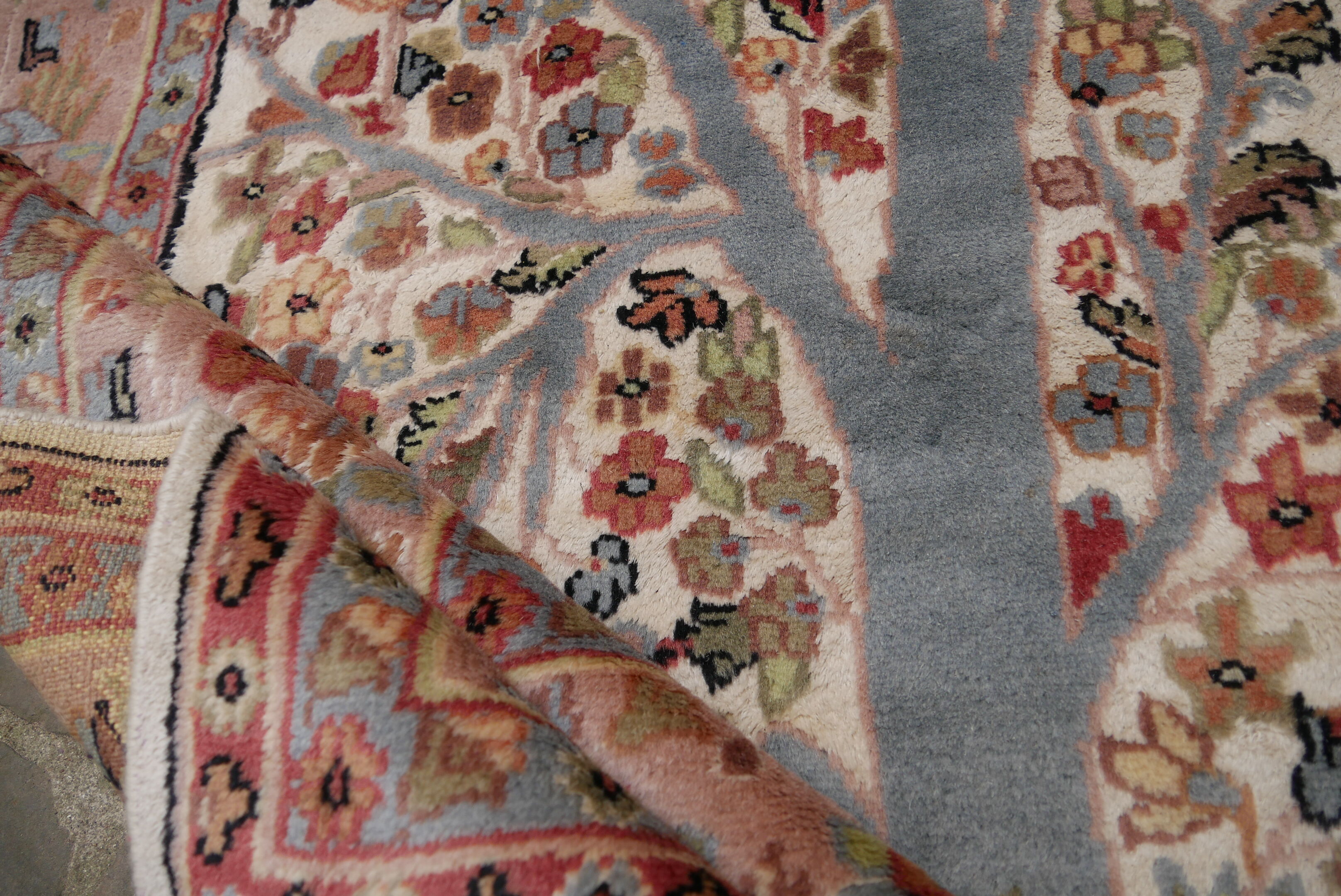 Pakistan Handmade Oriental Carpet 2.72 x 1.88 m