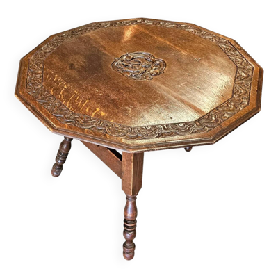 Table pliante antique sculptée en forme de tripode / Pays-Bas / chêne / XIXe siècle vers 1880