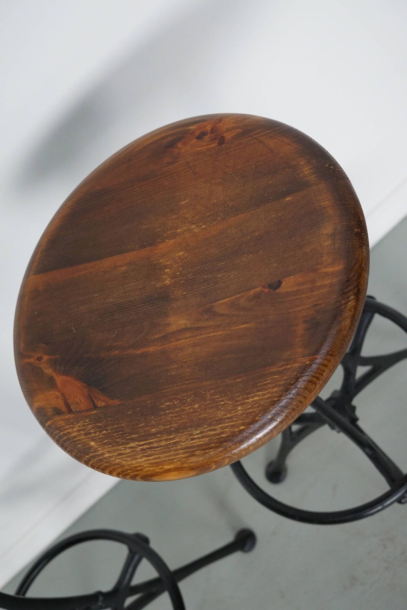 Paire de tabourets d'atelier / tabourets de bar industriels italiens