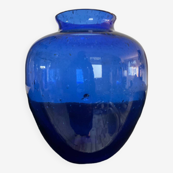 Vintage vase in cobalt blue bubbled glass paste