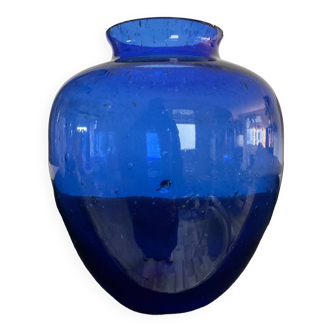 Vase vintage en pâte de verre bullé bleu cobalt