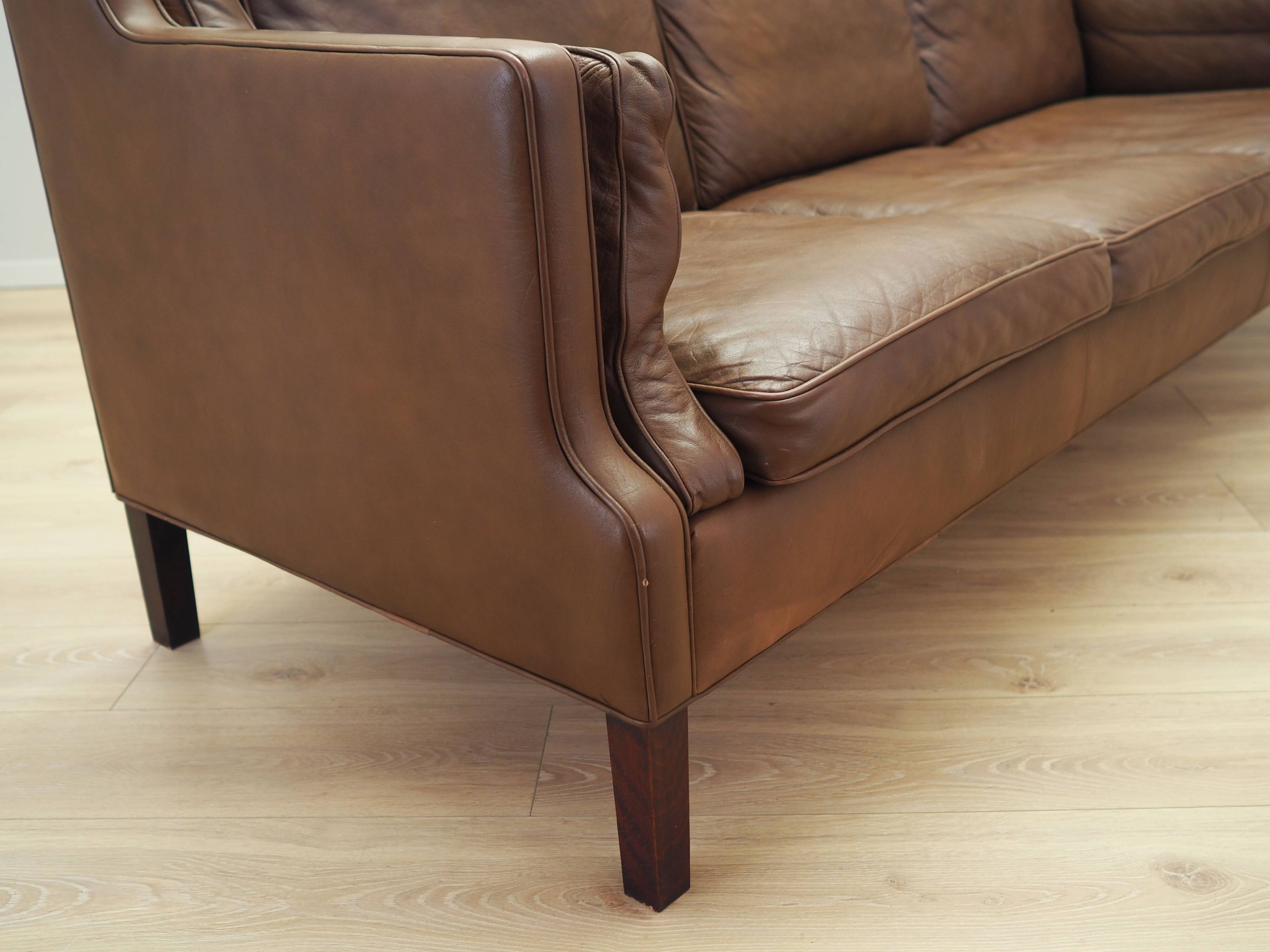 Canapé en cuir marron, design danois, années 1970, production : Danemark