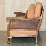 Three-piece bergère set in walnut, Chinoiserie style, from the 1920s, in need of restoration.