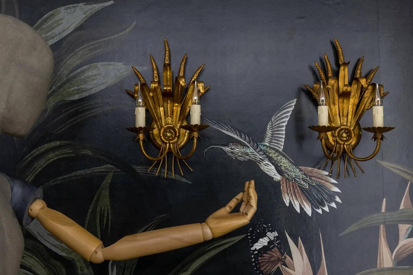 Pair of Hollywood Regency Style Gilt Metal Wheat Sheaf Wall Sconces, 1970s