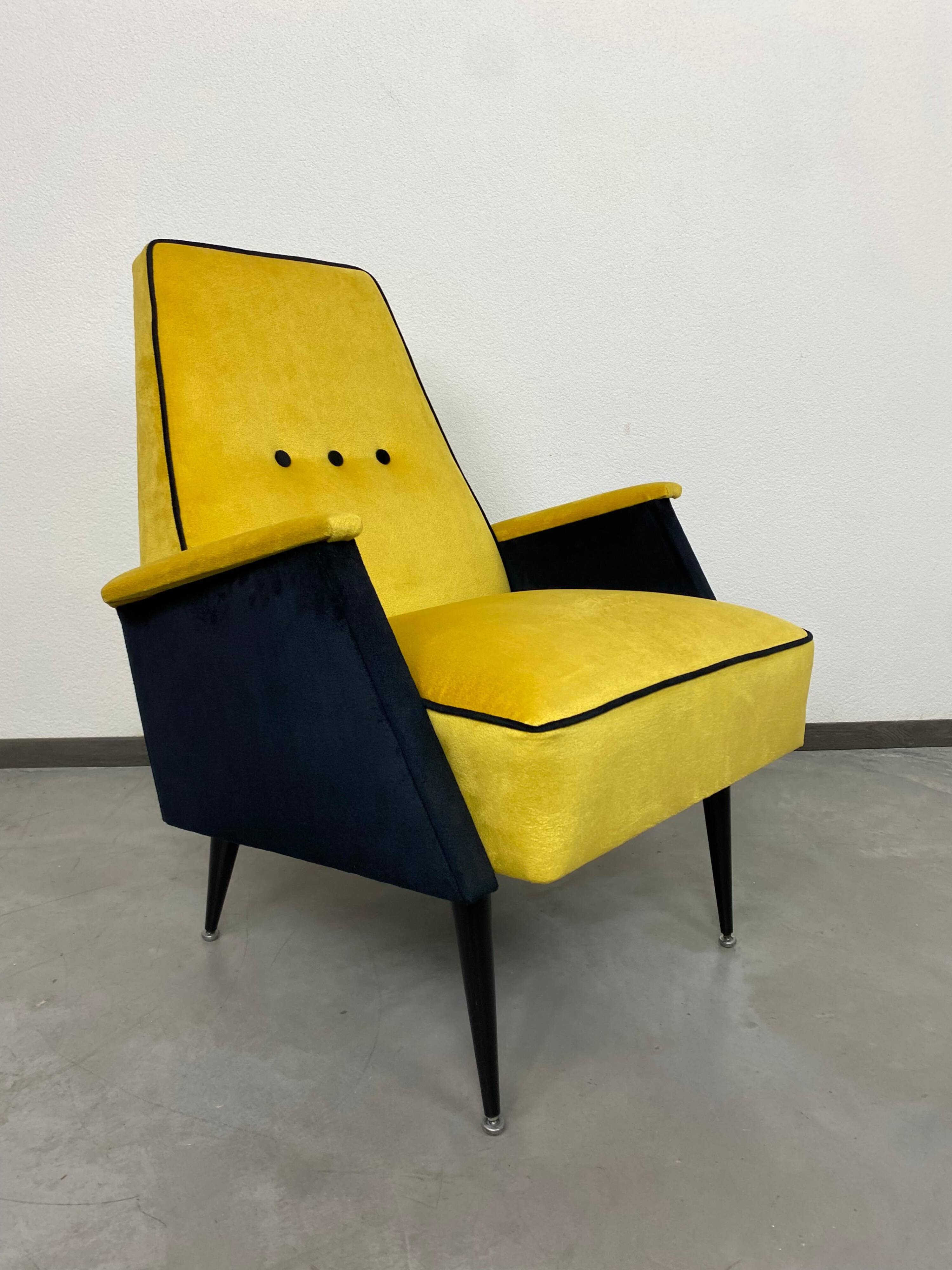Mid-century design yellow armchairs