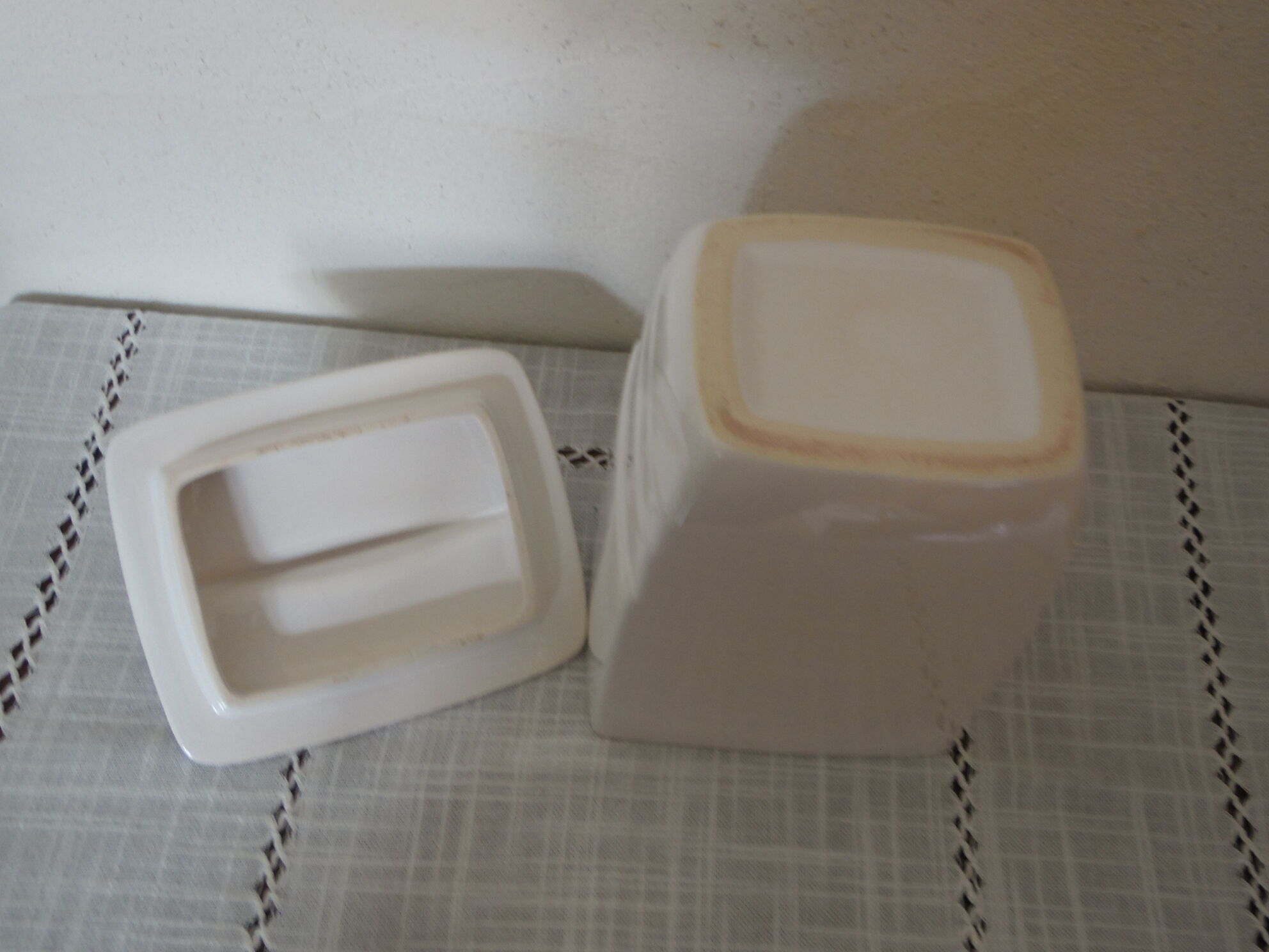 Art deco white ceramic pot