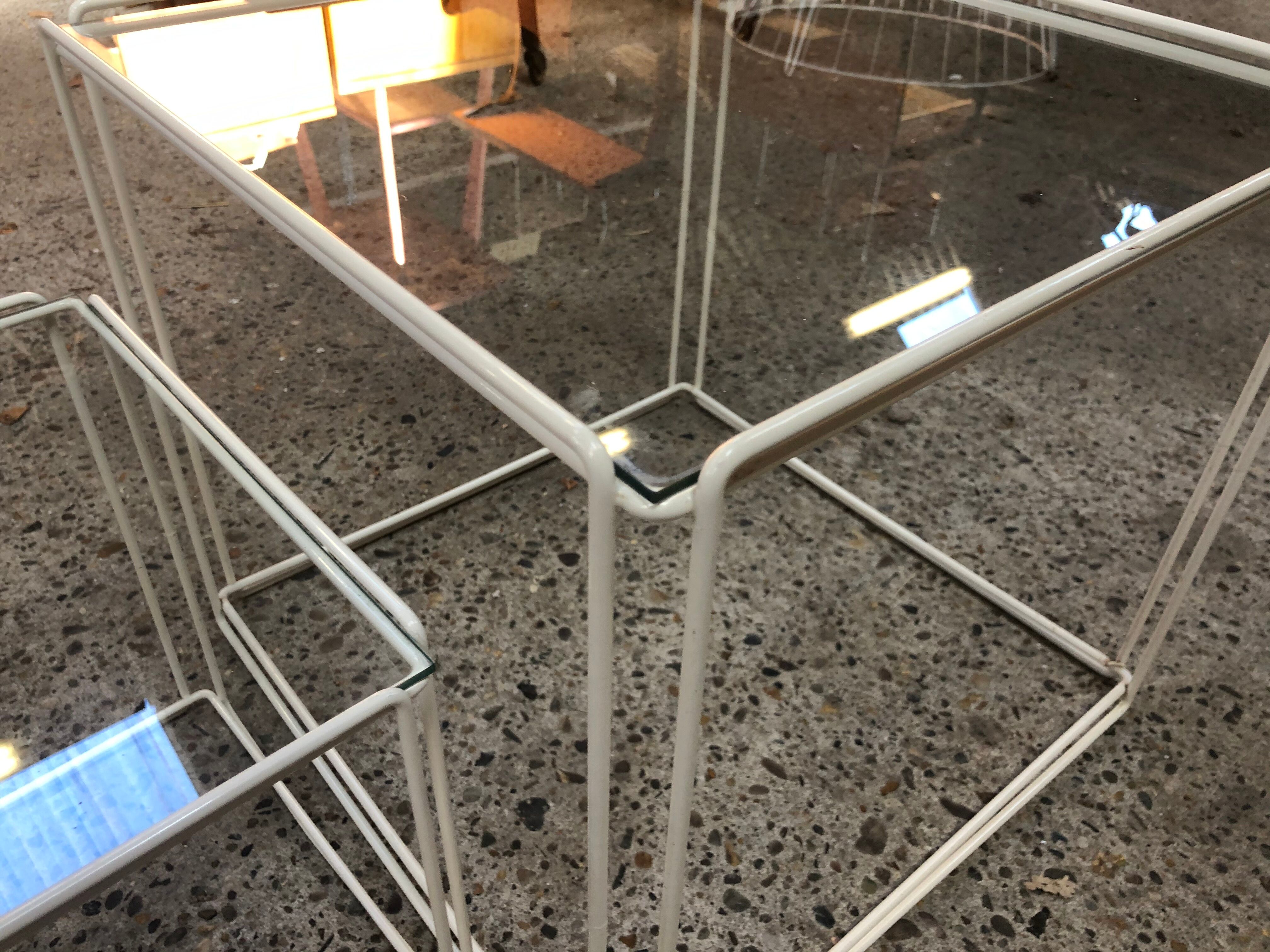 Tables design Max Sauze éditées par Isocèle