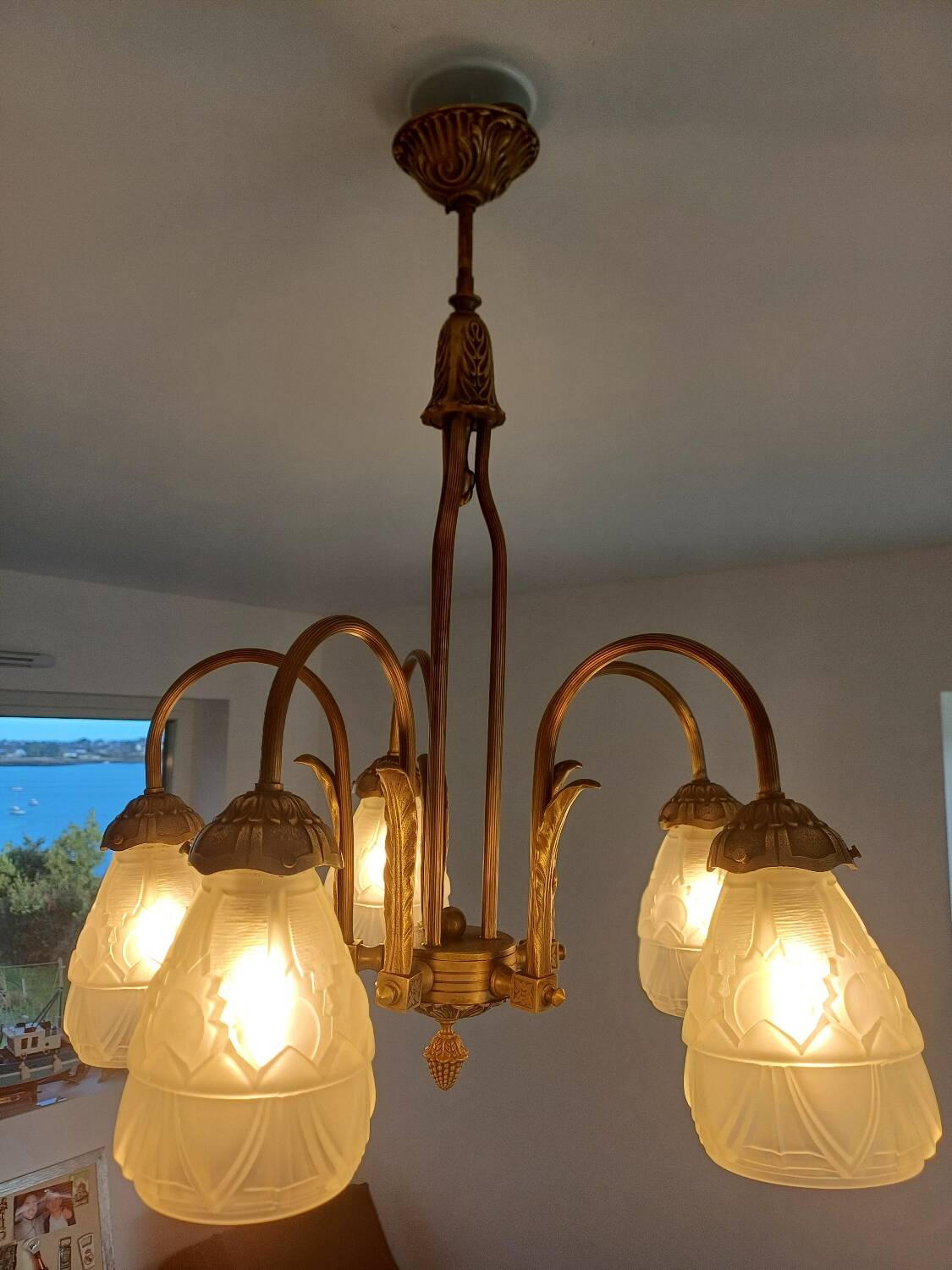 Art deco bronze chandelier with 5 tulips.