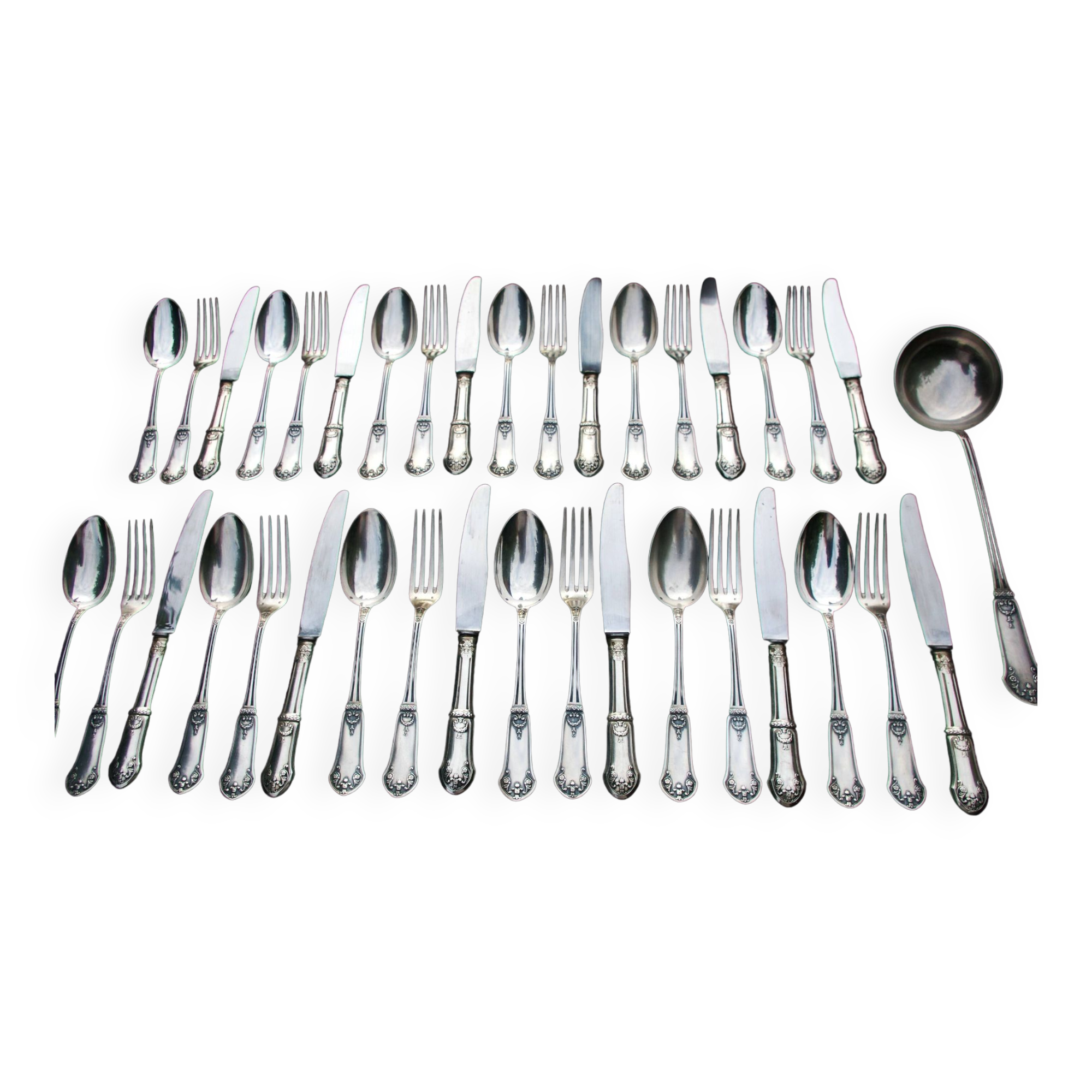 Empire style housewife in silver metal