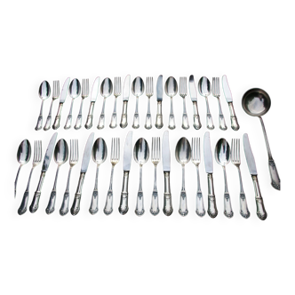 Empire style housewife in silver metal
