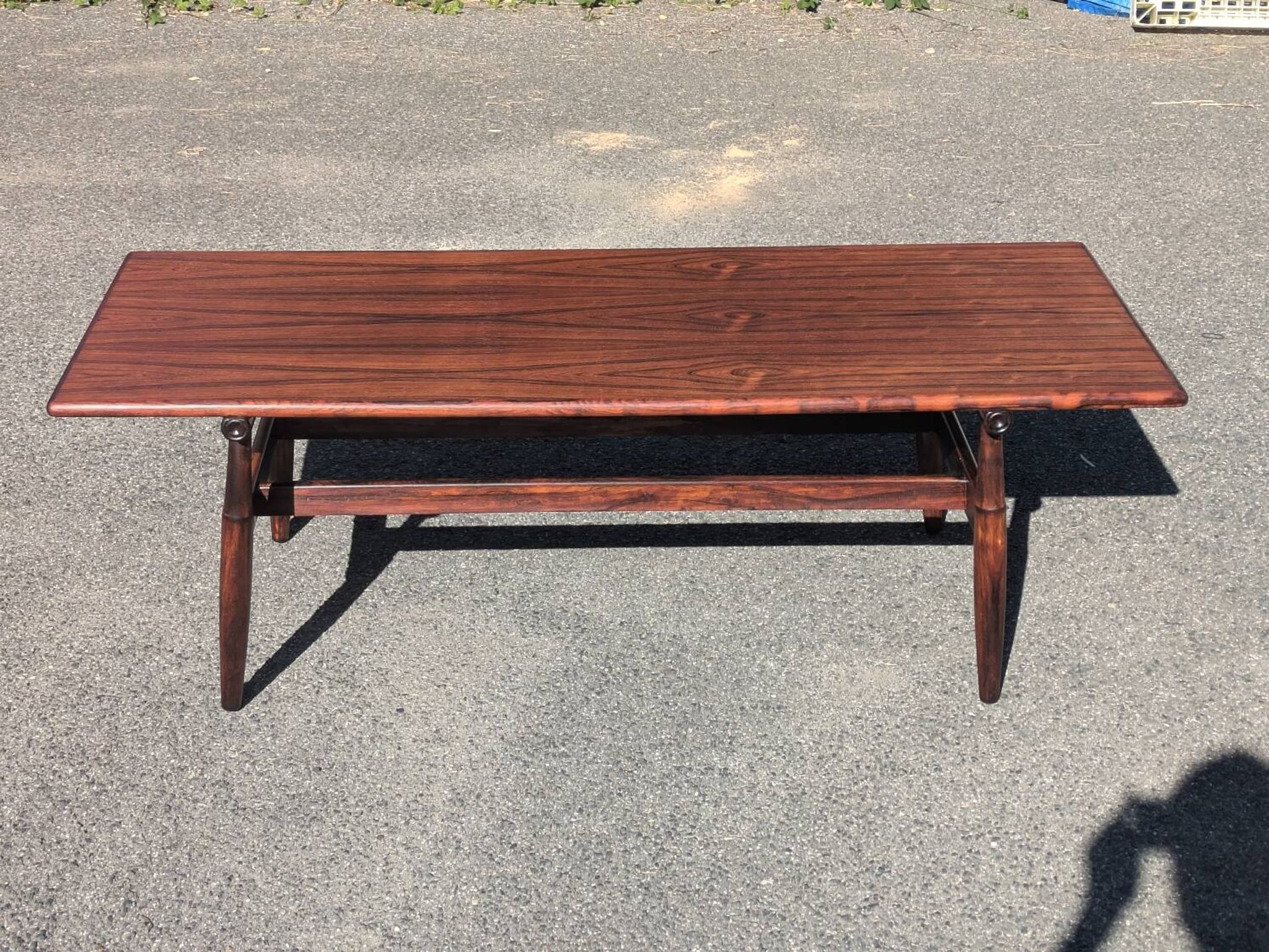 Table basse vintage en palissandre – style scandinave années 60