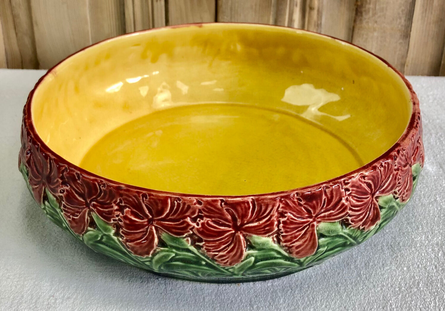 Salad bowl fruit bowl with carnations slurry Sarreguemines XIX