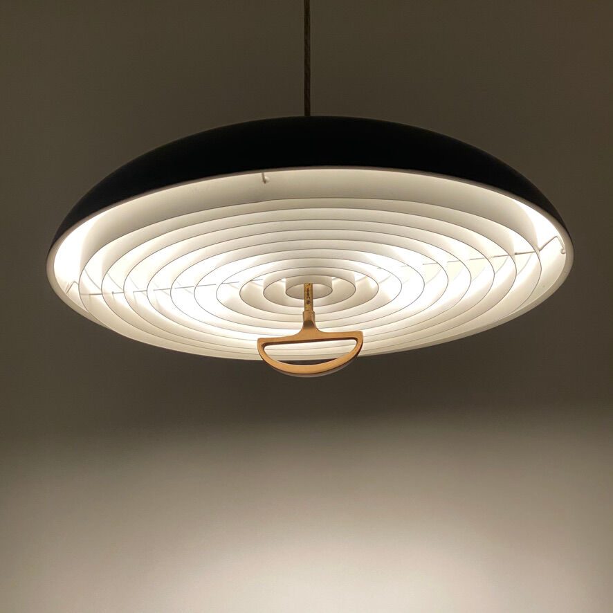 Californiapendel suspension by Louis Poulsen