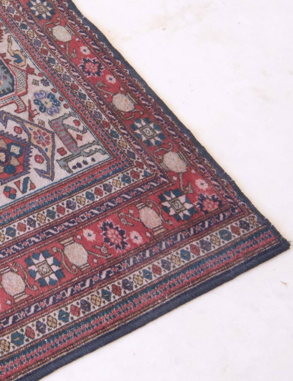 Vintage Persian rug - 197 x 140 cm