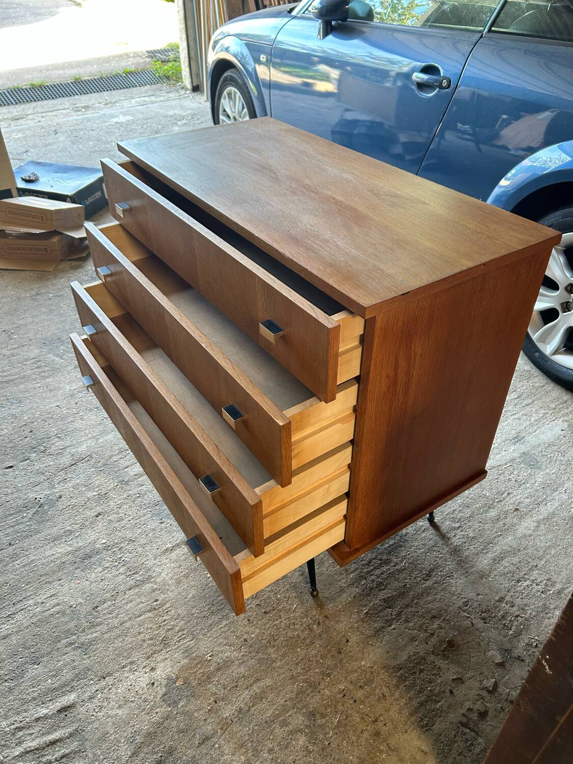 Vintage chest of drawers