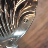Saupoudreuse en argent massif Minerve de style Louis XV