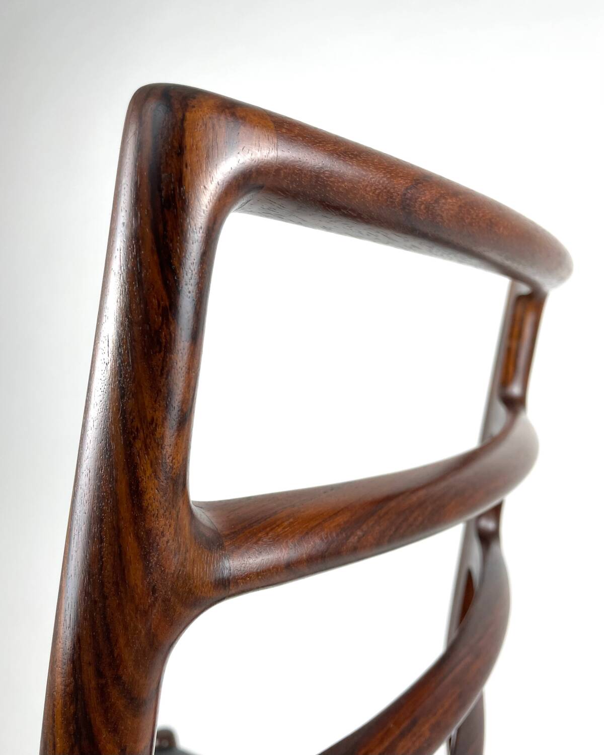 Set of 2 Niels Møller Model No 82 Chairs in Rosewood & Leather Denmark 60’s