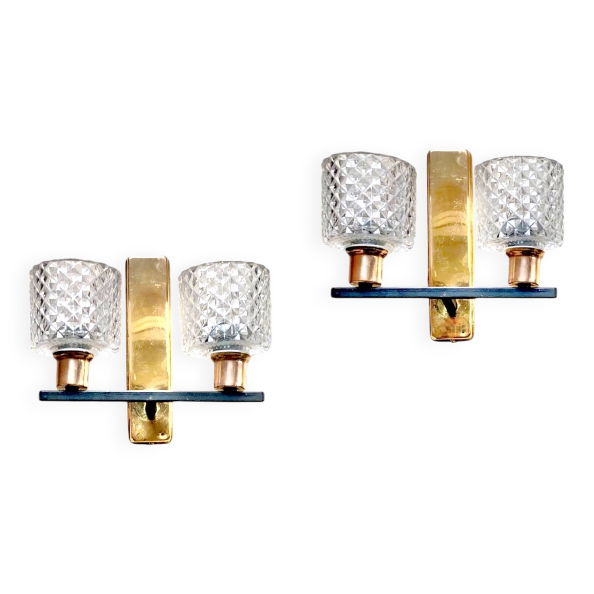 Pair of wall sconces in gilded brass and textured glass
