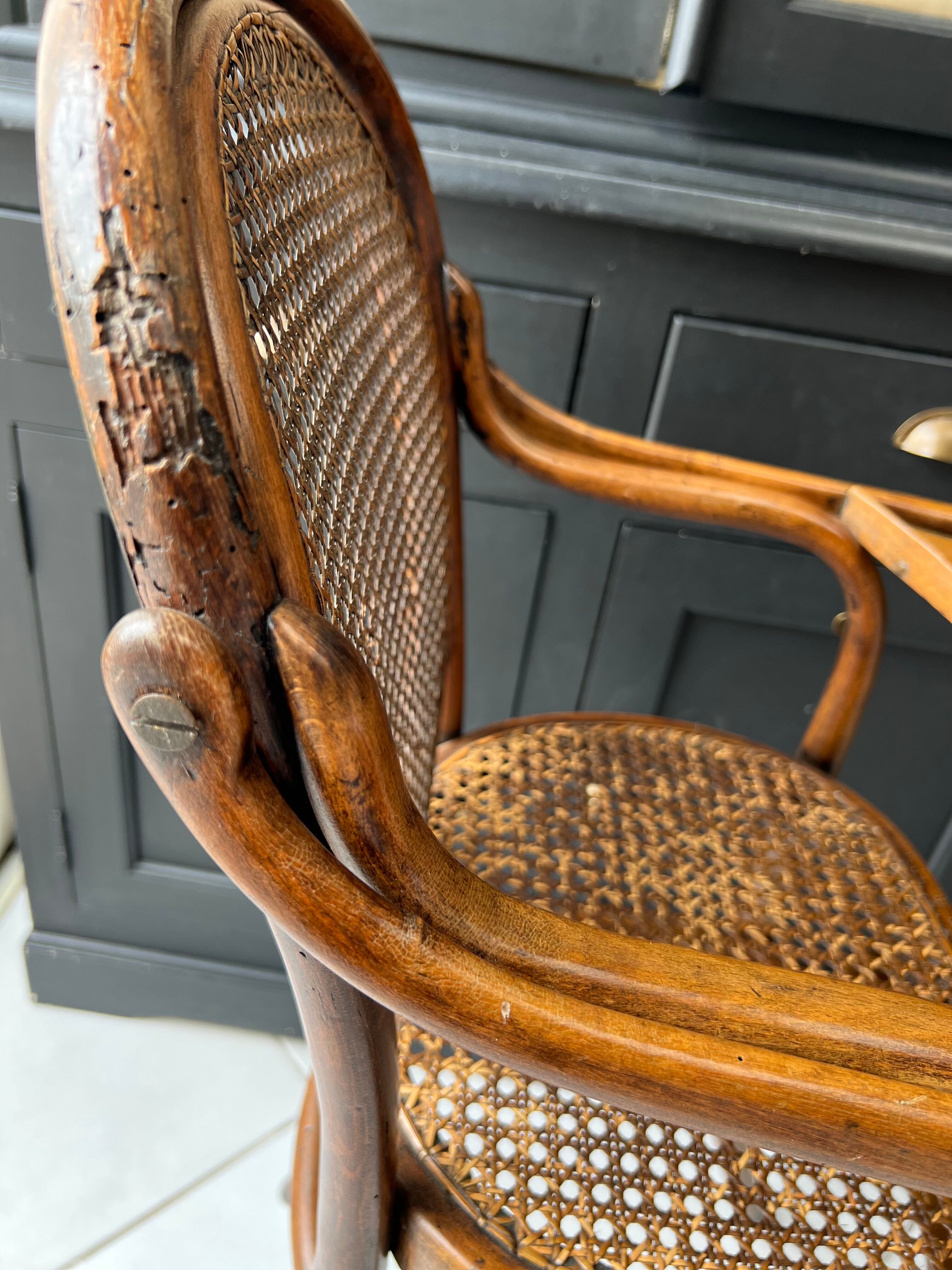 Rattan high chair cannages year 30