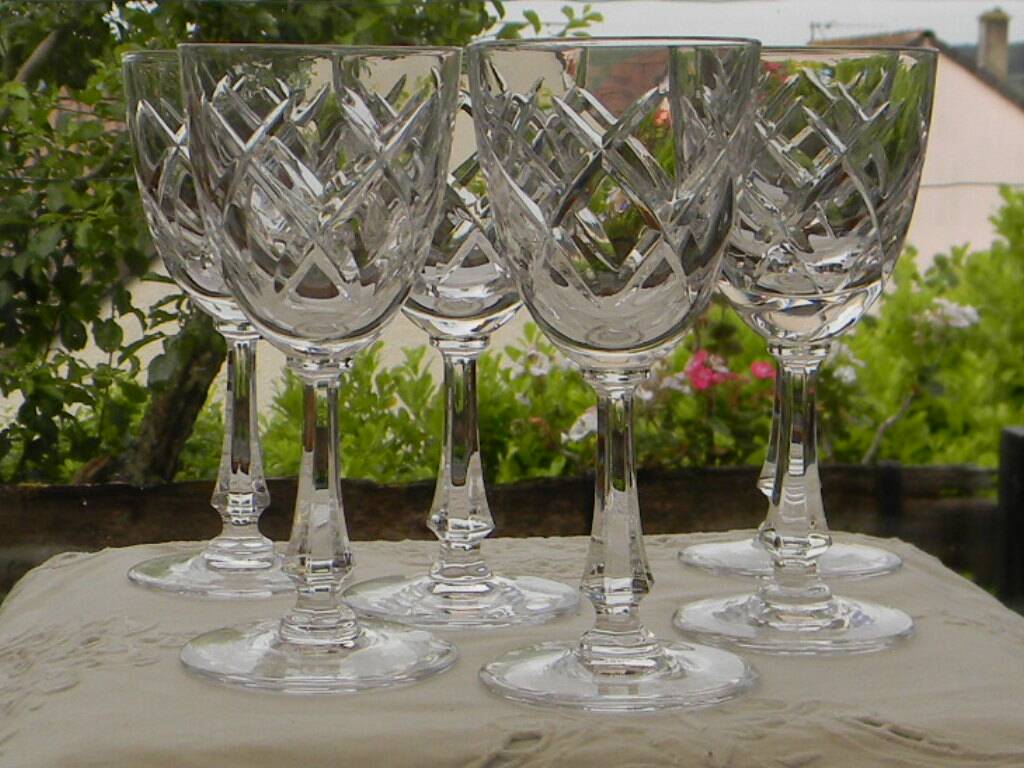 Set of 6 SEVRES crystal white wine glasses.