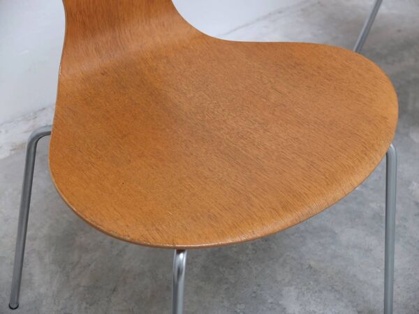 Ensemble de 4 chaises 'Lily' en chêne par Arne Jacobsen pour Fritz Hansen, édition originale de 1969.