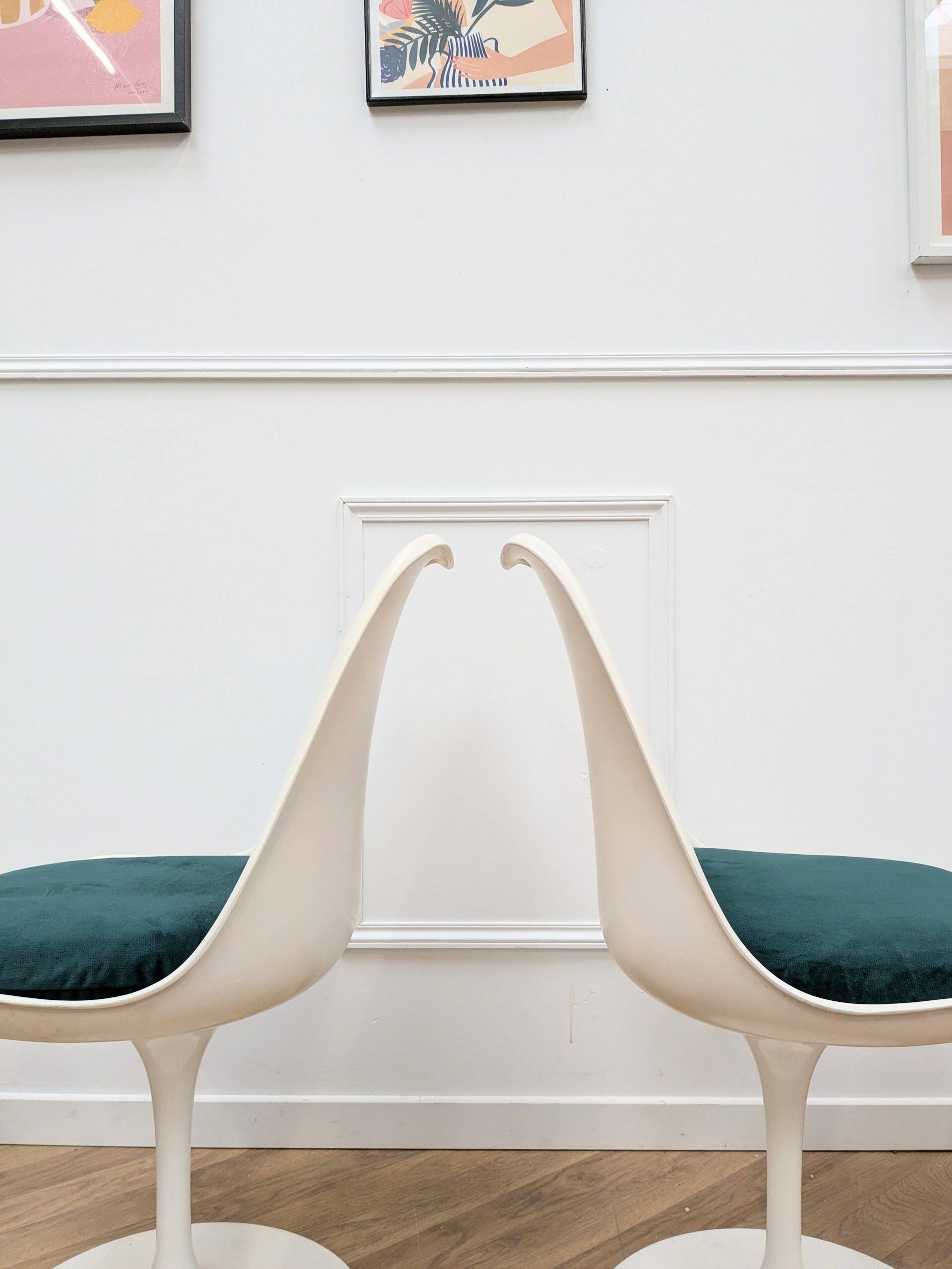 Tulip Chairs by Eero Saarinen