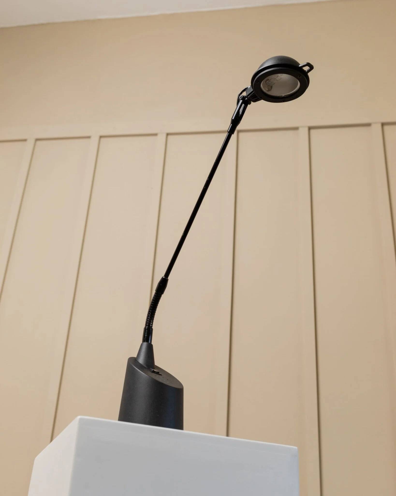 Black steel and plastic TPB table lamp, Model 3014, Postmodern Memphis design, Italy 1980s